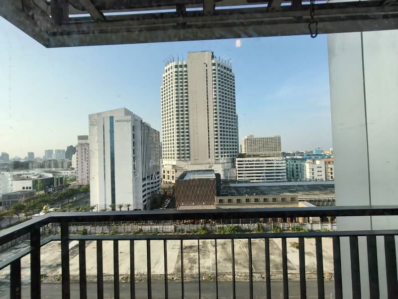 Life Ratchadapisek, Bangkok, 279 Ratchadapisaek Road, Huai Khwang, Huai Khwang, Bangkok, 2 Bedrooms, 45 sqm, Condo For Rent, by Thiprachaya Piyapachjiragul, 500219805 - DDproperty.com