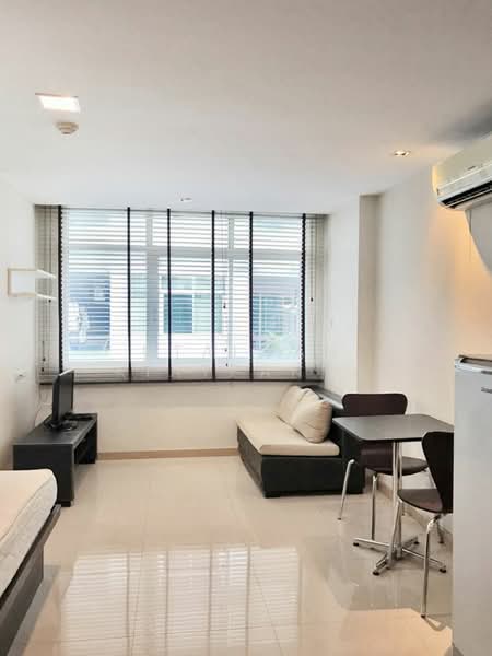 J.W. Boulevard Srivara, Bangkok, Srivara Road, Phlapphla, Wang Thonglang, Bangkok, Studio, 30 sqm, Condo For Rent, by Utaiwan Kiatpanya, 500219820 - DDproperty.com