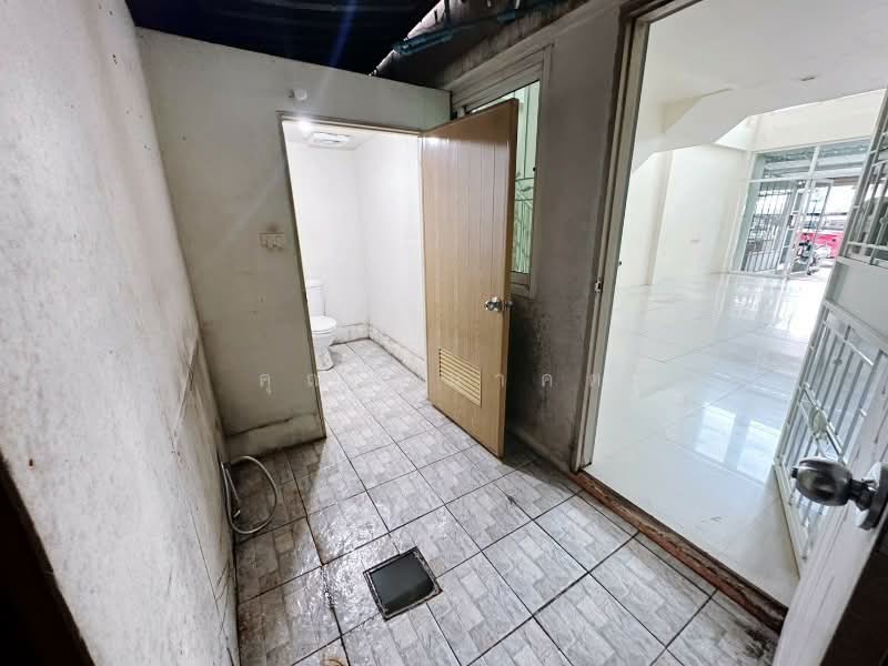 ขายและให้เช่า อาคารพาณิชย์ 3.5 ชั้น ทำเลทอง ถนนนวมินทร์ ใกล้ตลาดปัฐวิกรณ์, กรุงเทพ, นวมินทร์, คลองกุ่ม, บึงกุ่ม, กรุงเทพ, 210 ตร.ม., ตึกแถว-อาคารพาณิชย์ ขาย, โดย คุณ อนาคต, 500219839 - DDproperty.com