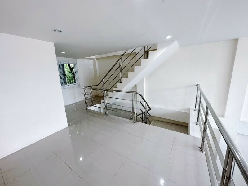 ขายและให้เช่า อาคารพาณิชย์ 3.5 ชั้น ทำเลทอง ถนนนวมินทร์ ใกล้ตลาดปัฐวิกรณ์, กรุงเทพ, นวมินทร์, คลองกุ่ม, บึงกุ่ม, กรุงเทพ, 210 ตร.ม., ตึกแถว-อาคารพาณิชย์ ขาย, โดย คุณ อนาคต, 500219839 - DDproperty.com