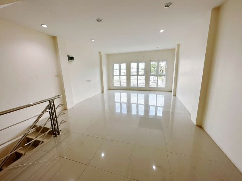 ขายและให้เช่า อาคารพาณิชย์ 3.5 ชั้น ทำเลทอง ถนนนวมินทร์ ใกล้ตลาดปัฐวิกรณ์, กรุงเทพ, นวมินทร์, คลองกุ่ม, บึงกุ่ม, กรุงเทพ, 210 ตร.ม., ตึกแถว-อาคารพาณิชย์ ขาย, โดย คุณ อนาคต, 500219839 - DDproperty.com