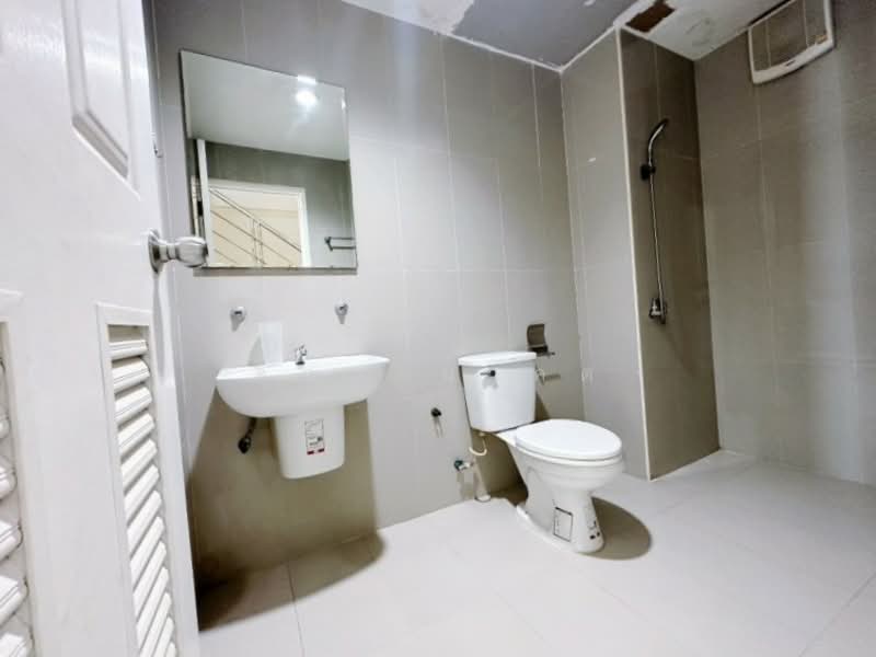 ขายและให้เช่า อาคารพาณิชย์ 3.5 ชั้น ทำเลทอง ถนนนวมินทร์ ใกล้ตลาดปัฐวิกรณ์, กรุงเทพ, นวมินทร์, คลองกุ่ม, บึงกุ่ม, กรุงเทพ, 210 ตร.ม., ตึกแถว-อาคารพาณิชย์ ขาย, โดย คุณ อนาคต, 500219839 - DDproperty.com