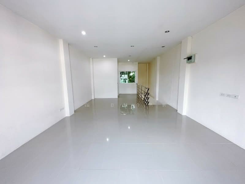 ขายและให้เช่า อาคารพาณิชย์ 3.5 ชั้น ทำเลทอง ถนนนวมินทร์ ใกล้ตลาดปัฐวิกรณ์, Bangkok, นวมินทร์, Khlong Kum, Bueng Kum, Bangkok, , 210 sqm, Shophouse For Sale, by คุณ อนาคต, 500219839 - DDproperty.com