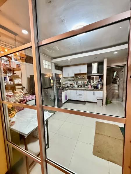 Baan Klang Muang Ladprao-Yothin Phatthana, Bangkok, Soi Baan Klang Muang Ladprao-Yothin Phatthana, Lat Phrao, Lat Phrao, Bangkok, 4 Bedrooms, 580 sqm, Townhouse For Sale, by Thananthorn Wongvarnkaseam, 500220027 - DDproperty.com