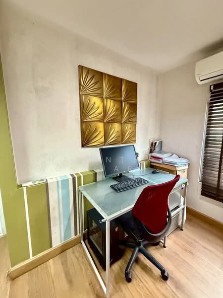 Baan Klang Muang Ladprao-Yothin Phatthana, Bangkok, Soi Baan Klang Muang Ladprao-Yothin Phatthana, Lat Phrao, Lat Phrao, Bangkok, 4 Bedrooms, 580 sqm, Townhouse For Sale, by Thananthorn Wongvarnkaseam, 500220027 - DDproperty.com