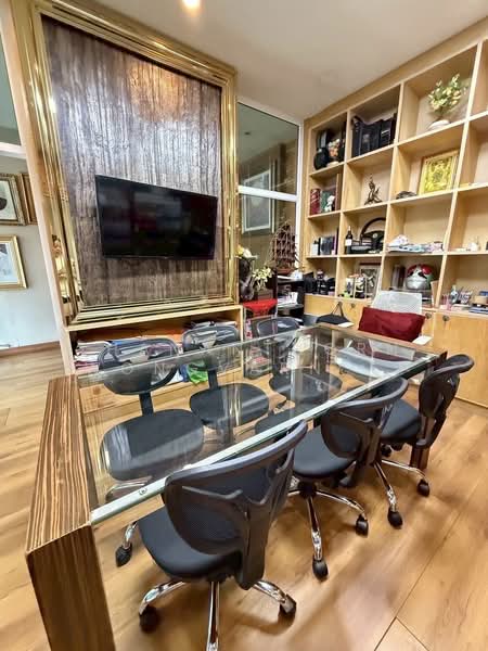 Baan Klang Muang Ladprao-Yothin Phatthana, Bangkok, Soi Baan Klang Muang Ladprao-Yothin Phatthana, Lat Phrao, Lat Phrao, Bangkok, 4 Bedrooms, 580 sqm, Townhouse For Sale, by Thananthorn Wongvarnkaseam, 500220027 - DDproperty.com