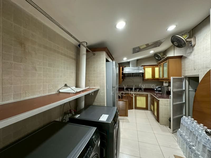 Baan Klang Krung Thonglor, Bangkok, 55 Soi Sukhumvit 55, Khlong Tan Nua, Watthana, Bangkok, 5 Bedrooms, 386 sqm, Townhouse For Rent, by Smart Living Bangkok, 500220030 - DDproperty.com