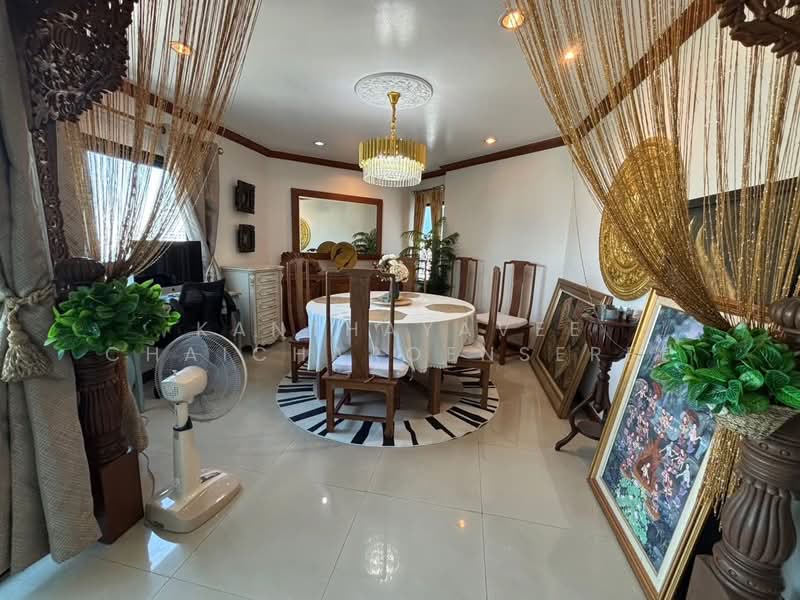 Sathorn Gardens, Bangkok, 39 South Sathorn Road, Thung Maha Mek, Sathon, Bangkok, 3 Bedrooms, 200 sqm, Condo For Sale, by Kanthayavee Chaicharoenseree, 500220040 - DDproperty.com