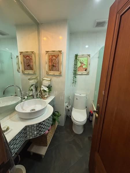 Sathorn Gardens, Bangkok, 39 South Sathorn Road, Thung Maha Mek, Sathon, Bangkok, 3 Bedrooms, 200 sqm, Condo For Sale, by Kanthayavee Chaicharoenseree, 500220040 - DDproperty.com