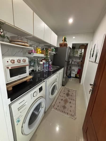 Sathorn Gardens, Bangkok, 39 South Sathorn Road, Thung Maha Mek, Sathon, Bangkok, 3 Bedrooms, 200 sqm, Condo For Sale, by Kanthayavee Chaicharoenseree, 500220040 - DDproperty.com