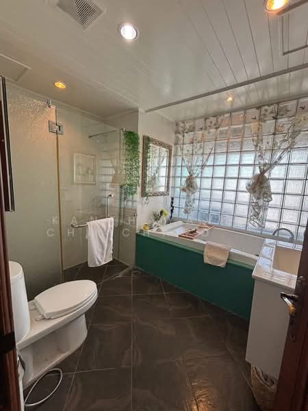 Sathorn Gardens, Bangkok, 39 South Sathorn Road, Thung Maha Mek, Sathon, Bangkok, 3 Bedrooms, 200 sqm, Condo For Sale, by Kanthayavee Chaicharoenseree, 500220040 - DDproperty.com