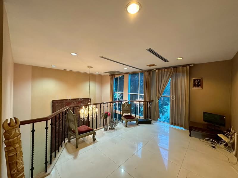 Townhouse in Thonglor, Bangkok, Khlong Tan Nua, Watthana, Bangkok, 4 Bedrooms, 380 sqm, Townhouse For Sale, by Smart Living Bangkok, 500220069 - DDproperty.com