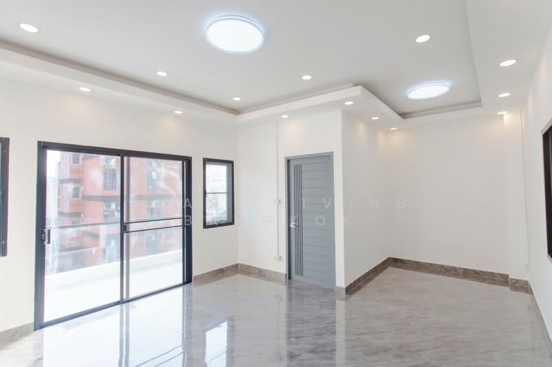 ห้วยขวาง, กรุงเทพ, ห้วยขวาง, ห้วยขวาง, กรุงเทพ, 41,667 ตร.ม., ทาวน์เฮ้าส์ ขาย, โดย Smart Living Bangkok, 500220079 - DDproperty.com