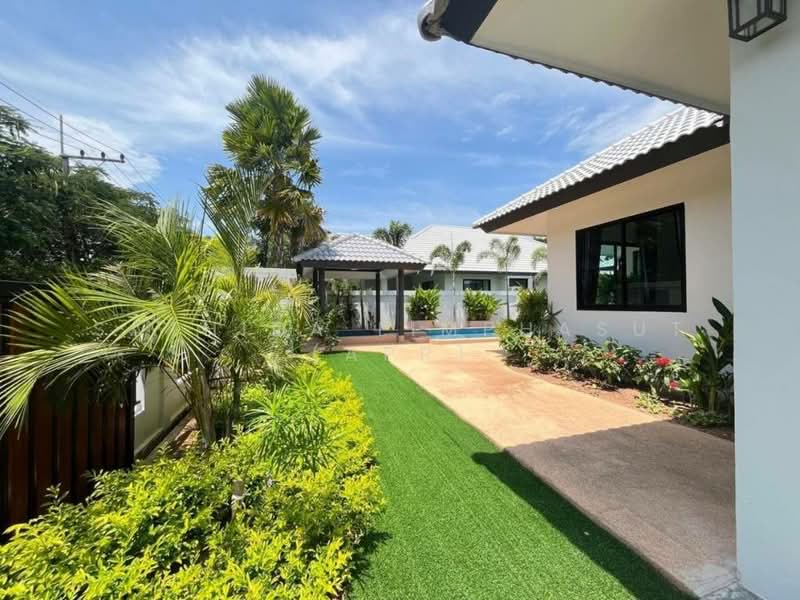 Nibbana Shade, Chon Buri (Pattaya), No. 95/274 Village No. 13, Phatthanakan Road, Nong Pru, Bang Lamung (Pattaya), Chon Buri (Pattaya), 4 Bedrooms, 198 sqm, Single Detached House For Sale, by Sathida Limphasut (App), 500220126 - DDproperty.com