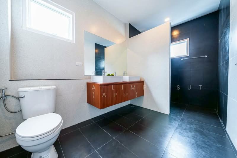 Suksabai Villa, Chon Buri (Pattaya), Soi Suksabai Villa, Bang Lamung, Bang Lamung (Pattaya), Chon Buri (Pattaya), 5 Bedrooms, 280 sqm, Villa For Sale, by Sathida Limphasut (App), 500220154 - DDproperty.com