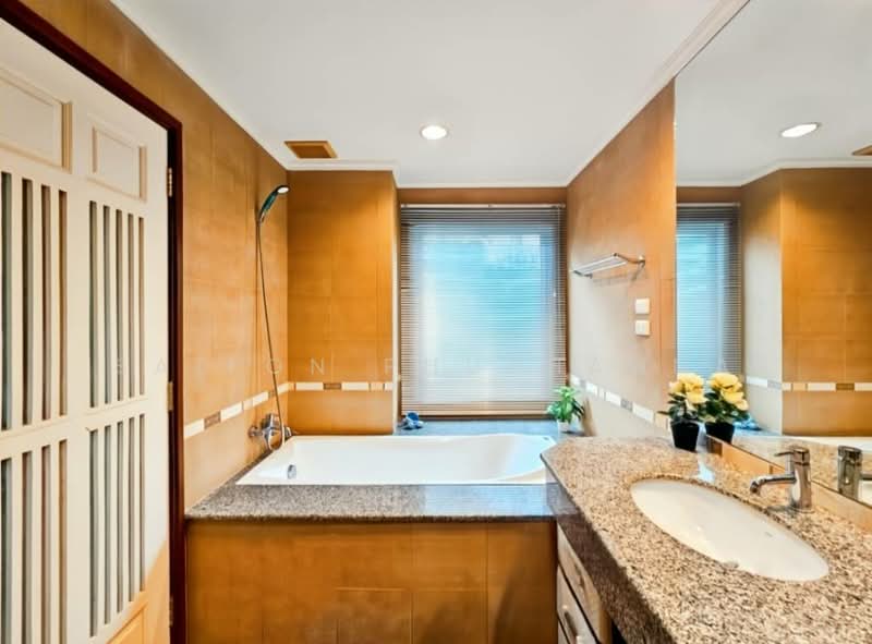 The Beach Palace, Phetchaburi, Poomvet, Cha-am, Cha-Am, Phetchaburi, 2 Bedrooms, 153 sqm, Condo For Sale, by Saifon Phuphanna, 500220194 - DDproperty.com