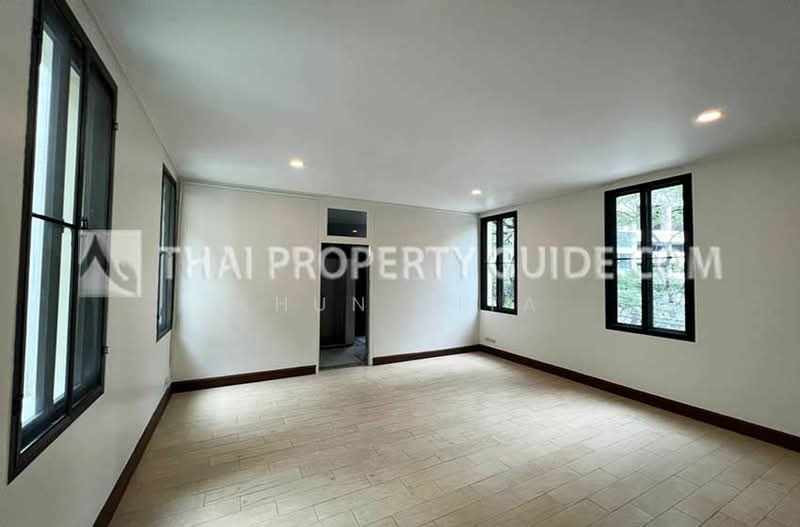 House with Private Pool in Sukhumvit, Bangkok, Khlongtoei Nua, Watthana, Bangkok, 5 Bedrooms, 550 sqm, Semi-Detached House (Twin House) For Rent, by Khun Nita, 500220291 - DDproperty.com