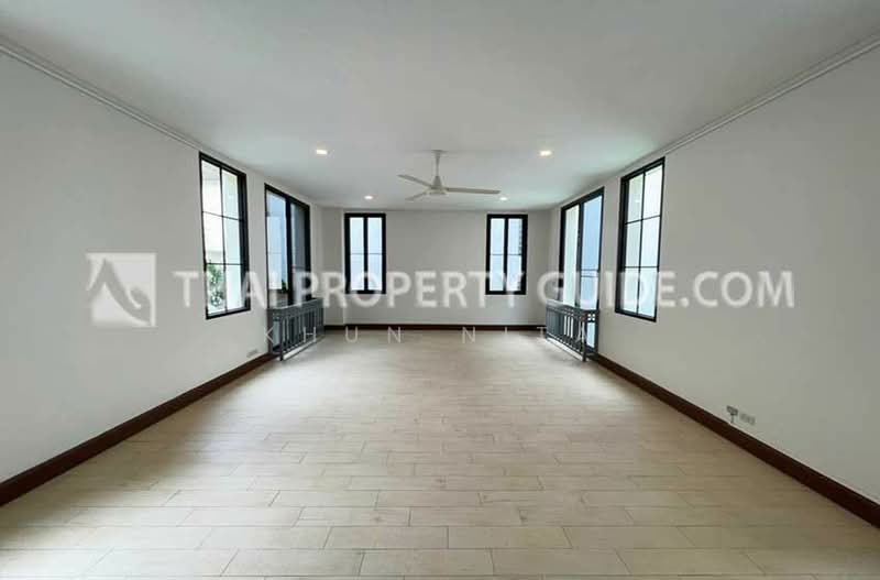 House with Private Pool in Sukhumvit, Bangkok, Khlongtoei Nua, Watthana, Bangkok, 5 Bedrooms, 550 sqm, Semi-Detached House (Twin House) For Rent, by Khun Nita, 500220291 - DDproperty.com