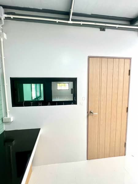 For Sale - รีโนเวทใหม่ พร้อมอยู่, Suphan Buri