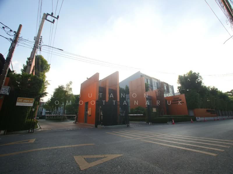 ขายทาวน์โฮม 4 ชั้น หลังมุม โครงการสิริ สแควร์ เจริญกรุง ทำเลดี เดินทางสะดวก, กรุงเทพ, บางคอแหลม, บางคอแหลม, กรุงเทพ, 284 ตร.ม., ทาวน์เฮ้าส์ ขาย, โดย Jutanon Komoottanaruk, 500220308 - DDproperty.com