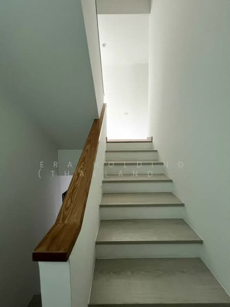 ดิ ออเธอร์ รัชดา 32, Bangkok, Chan Kasem, Chatuchak, Bangkok, 3 Bedrooms, 227 sqm, Townhouse For Rent, by ERA Holding (Thailand) Co., Ltd., 500220314 - DDproperty.com