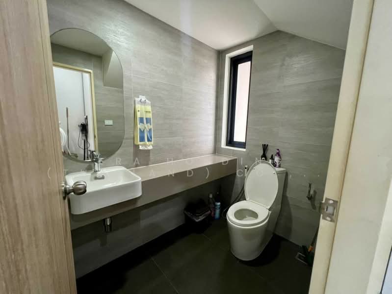 ดิ ออเธอร์ รัชดา 32, Bangkok, Chan Kasem, Chatuchak, Bangkok, 3 Bedrooms, 227 sqm, Townhouse For Rent, by ERA Holding (Thailand) Co., Ltd., 500220314 - DDproperty.com