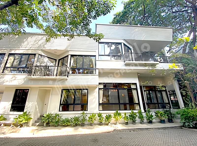 House, Bangkok, Khlong Tan Nua, Watthana, Bangkok, 3 Bedrooms, 350 sqm, Single Detached House For Rent, by Amornrat On-Thong, 500220338 - DDproperty.com