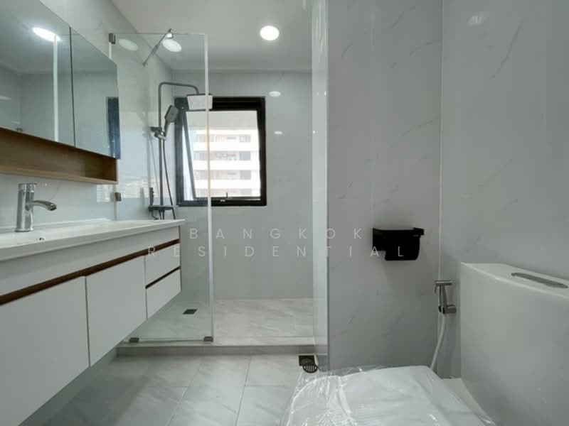 Sukhumvit Park, Bangkok, 27 Soi Sukhumvit 10, Khlong Toei, Khlong Toei, Bangkok, 3 Bedrooms, 105 sqm, Condo For Rent, by Bangkok Residential, 500220340 - DDproperty.com