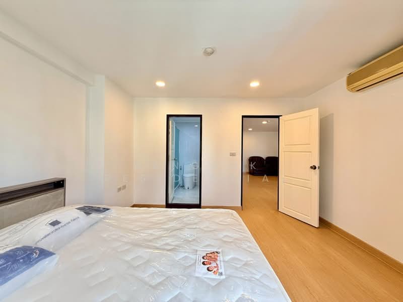 Sukhumvit Park, Bangkok, 27 Soi Sukhumvit 10, Khlong Toei, Bangkok, 3 Bedrooms, 105 sqm, Condo For Rent, by Bangkok Residential, 500220340 - DDproperty.com
