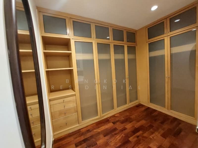 Esmeralda Apartments : เอสเมอรัลด้า อพาร์ทเม้นท์, กรุงเทพ, ซอยงามดูพลี ถนนพระราม 4, ทุ่งมหาเมฆ, สาทร, กรุงเทพ, 250 ตร.ม., อพาร์ทเมนท์ ให้เช่า, โดย Bangkok Residential, 500220349 - DDproperty.com