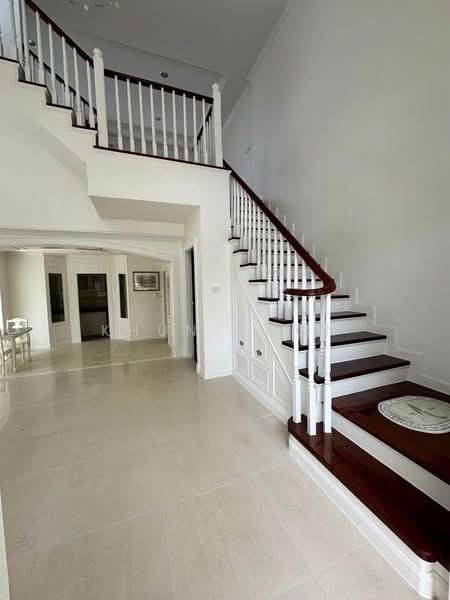 For Rent: Corner Townhome Near BTS On Nut (SPSSR153), Bangkok, สุขุมวิท50, Phra Kanong, Khlong Toei, Bangkok, 3 Bedrooms, 250 sqm, Townhouse For Rent, by Khun Poon, 500220370 - DDproperty.com