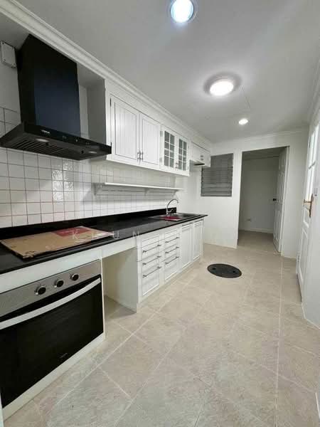 For Rent: Corner Townhome Near BTS On Nut (SPSSR153), Bangkok, สุขุมวิท50, Phra Kanong, Khlong Toei, Bangkok, 3 Bedrooms, 250 sqm, Townhouse For Rent, by Khun Poon, 500220370 - DDproperty.com