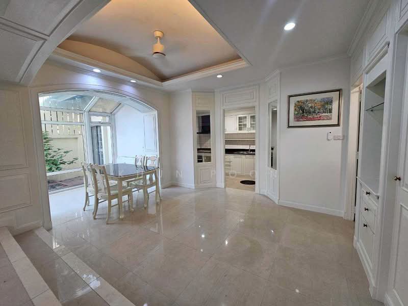 For Rent: Spacious 4-Bedroom Townhome Near BTS On Nut (SPSSR153), Bangkok, สุขุมวิท50, Phra Kanong, Khlong Toei, Bangkok, 3 Bedrooms, 250 sqm, Townhouse For Rent, by Khun Poon, 500220370 - DDproperty.com