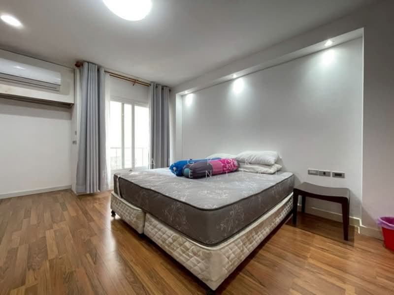 JJ Mansion, Bangkok, 24 Soi Sukhumvit 11, Khlongtoei Nua, Watthana, Bangkok, 3 Bedrooms, 200 sqm, Apartment For Rent, by Bangkok Residential, 500220372 - DDproperty.com