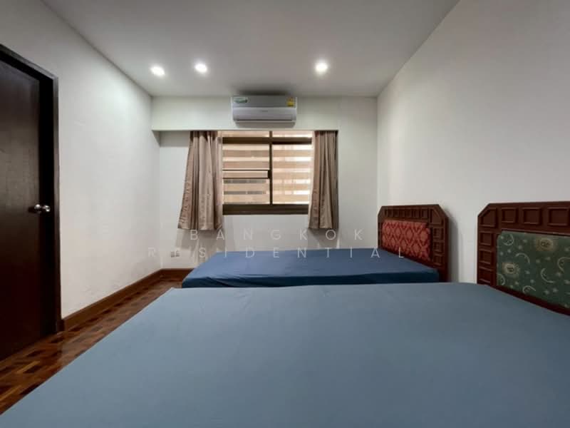 Rishi Court, Bangkok, 47 Soi Sukhumvit 15, Khlongtoei Nua, Watthana, Bangkok, 3 Bedrooms, 201 sqm, Apartment For Rent, by Bangkok Residential, 500220378 - DDproperty.com