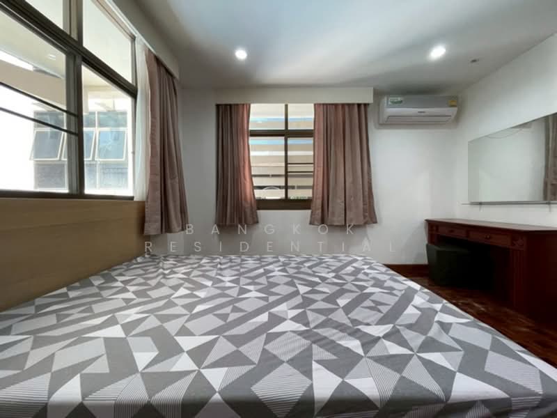 Rishi Court, Bangkok, 47 Soi Sukhumvit 15, Khlongtoei Nua, Watthana, Bangkok, 3 Bedrooms, 201 sqm, Apartment For Rent, by Bangkok Residential, 500220378 - DDproperty.com