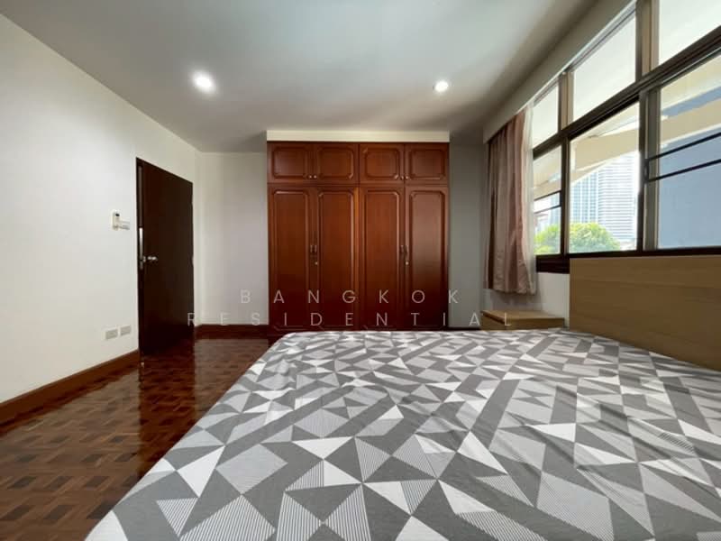 Rishi Court, Bangkok, 47 Soi Sukhumvit 15, Khlongtoei Nua, Watthana, Bangkok, 3 Bedrooms, 201 sqm, Apartment For Rent, by Bangkok Residential, 500220378 - DDproperty.com