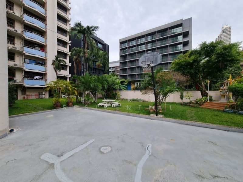 Rishi Court, Bangkok, 47 Soi Sukhumvit 15, Khlongtoei Nua, Watthana, Bangkok, 3 Bedrooms, 201 sqm, Apartment For Rent, by Bangkok Residential, 500220378 - DDproperty.com