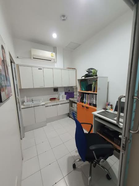 Townplus Prachauthit, Bangkok, Prachauthit Road, Thung Khru, Thung Khru, Bangkok, 3 Bedrooms, 245 sqm, Townhouse For Sale, by Jirawan Thawatkiattisak (Eve), 500220388 - DDproperty.com