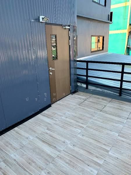 ให้เช่า - ตึกแถว 5 ชั้น ริมถนนลาดพร้าววังหิน 38, กรุงเทพ