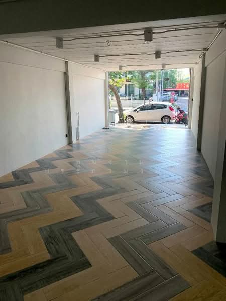 ตึกแถว 5 ชั้น ริมถนนลาดพร้าววังหิน 38, Bangkok, ลาดพราววังหิน 38, Lat Phrao, Lat Phrao, Bangkok, , 644 sqm, Shophouse For Rent, by ชุมงาม ประภามงคล, 500220437 - DDproperty.com