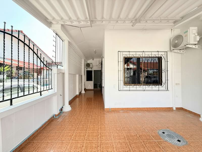 East Pattaya Townhome for Sale 2 Bedroom Corner Unit, Chon Buri (Pattaya), Bang Lamung, Bang Lamung (Pattaya), Chon Buri (Pattaya), 2 Bedrooms, 128 sqm, Townhouse For Sale, by PLC real estate, 500220468 - DDproperty.com