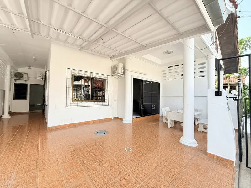 East Pattaya Townhome for Sale 2 Bedroom Corner Unit, Chon Buri (Pattaya), Bang Lamung, Bang Lamung (Pattaya), Chon Buri (Pattaya), 2 Bedrooms, 128 sqm, Townhouse For Sale, by PLC real estate, 500220468 - DDproperty.com