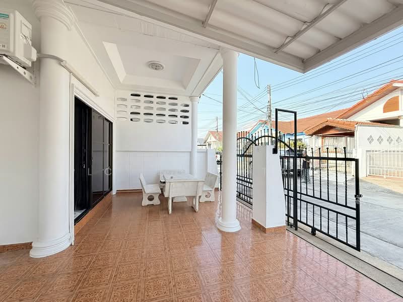 East Pattaya Townhome for Sale 2 Bedroom Corner Unit, Chon Buri (Pattaya), Bang Lamung, Bang Lamung (Pattaya), Chon Buri (Pattaya), 2 Bedrooms, 128 sqm, Townhouse For Sale, by PLC real estate, 500220468 - DDproperty.com