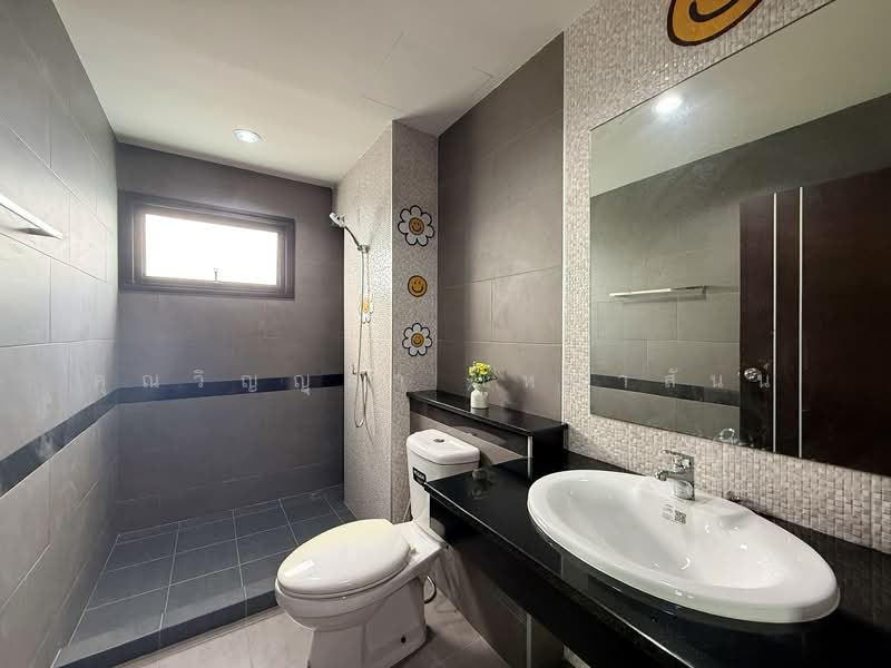 Lamour Condo Lumlukka-Klong 2, Pathum Thani, Soi Lumlukka 19/2, Lumlukka Road, Khu Khot, Lam Luk Ka, Pathum Thani, 1 Bedroom, 33 sqm, Condo For Sale, by คุณวิญญุดา เหล่าสันน์, 500220485 - DDproperty.com