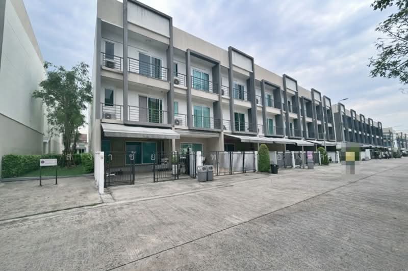 Baan Klang Muang Sukhumvit 77, Bangkok, Soi On Nut 17, Suan Luang, Suan Luang, Bangkok, 3 Bedrooms, 178 sqm, Townhouse For Sale, by สง่าชัย ไทรทองคำ, 500220495 - DDproperty.com