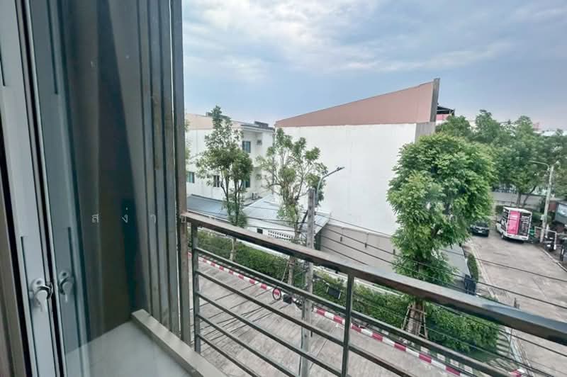 Baan Klang Muang Sukhumvit 77, Bangkok, Soi On Nut 17, Suan Luang, Suan Luang, Bangkok, 3 Bedrooms, 178 sqm, Townhouse For Sale, by สง่าชัย ไทรทองคำ, 500220495 - DDproperty.com