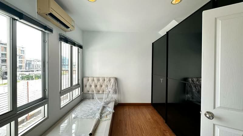 Baan Klang Muang Ladprao 71 : บ้านกลางเมือง ลาดพร้าว 71, กรุงเทพ, ซอยนาคนิวาส 34, ลาดพร้าว, ลาดพร้าว, กรุงเทพ, 167 ตร.ม., ทาวน์เฮ้าส์ ขาย, โดย จิตติมา TT, 500220506 - DDproperty.com