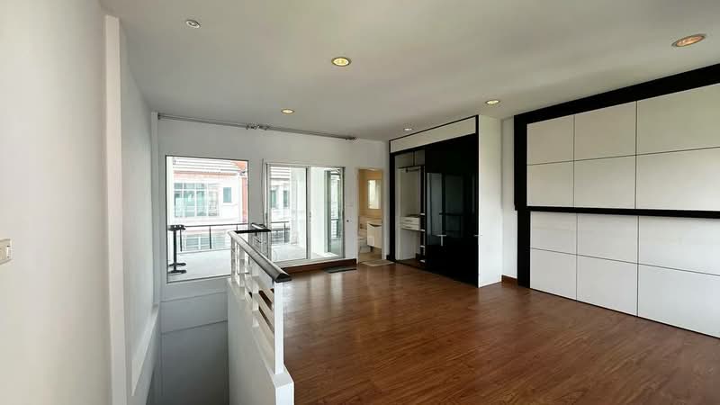 Baan Klang Muang Ladprao 71, Bangkok, Soi Nakniwat 34, Lat Phrao, Lat Phrao, Bangkok, 3 Bedrooms, 167 sqm, Townhouse For Sale, by จิตติมา TT, 500220506 - DDproperty.com