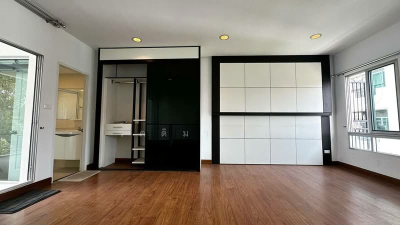 Baan Klang Muang Ladprao 71, Bangkok, Soi Nakniwat 34, Lat Phrao, Lat Phrao, Bangkok, 3 Bedrooms, 167 sqm, Townhouse For Sale, by จิตติมา TT, 500220506 - DDproperty.com